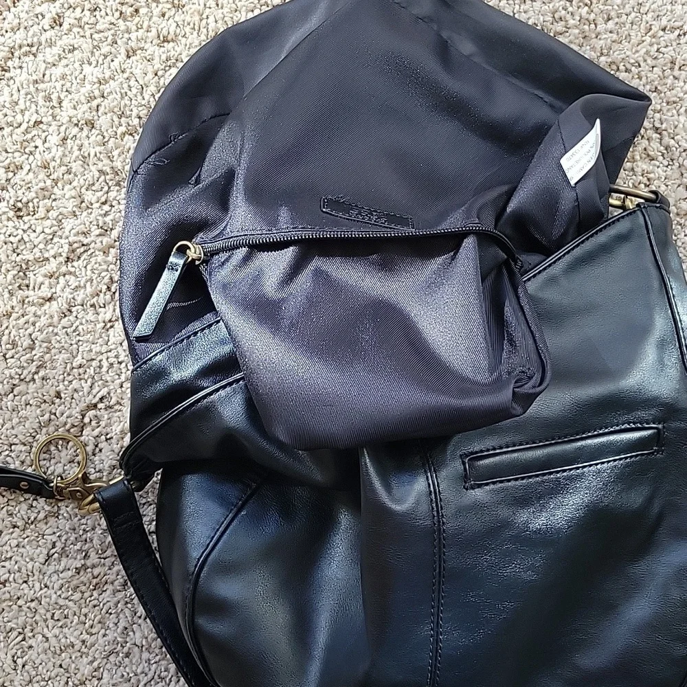 FRYE AND CO. BLACK CROSSBODY PURSE - Picture 5 of 11